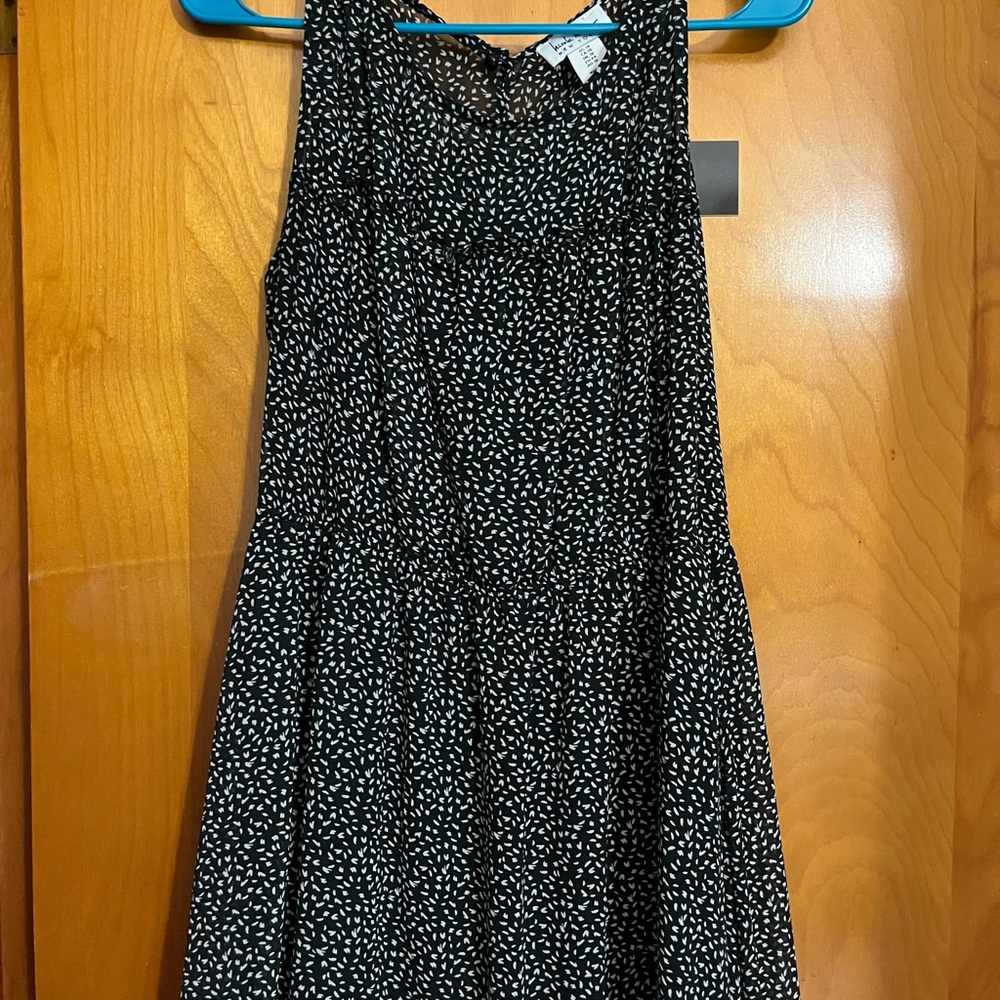 Nicole Miller Elegant Black and White Patterned Dress